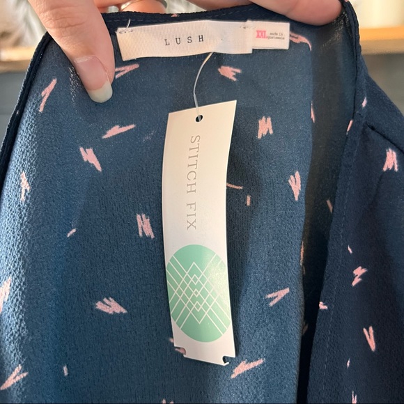 Lush Dadrien Tie Front Blouse, new with tags - Picture 6 of 10